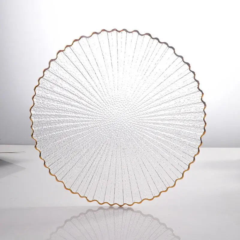 Assiette en verre transparente avec bordure dorée élégante pour une présentation raffinée des plats