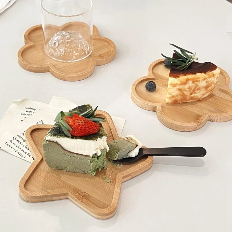 Plateau Décoratif en Bambou – Élégance Naturelle Pratique, plateaux fleur et étoile pour parts de gâteau et fromage