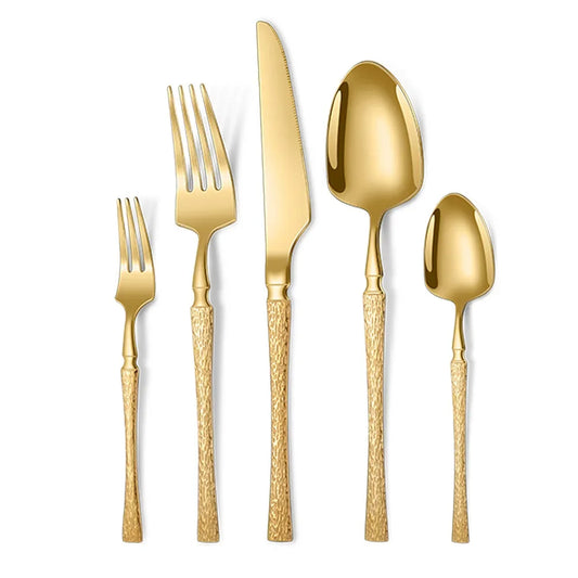 Service de Couverts Acier Inox – Élégance pour 7-9 Pers. Ensemble de cinq pièces dorées inoxydables avec manches texturés