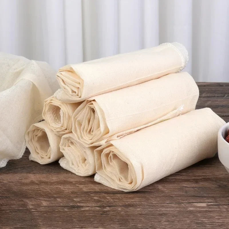 Rouleaux beiges empilés pour tamisage et égouttage Toile Filtre Coton-Polyester – Filtres Cuisine et Pâtisserie.