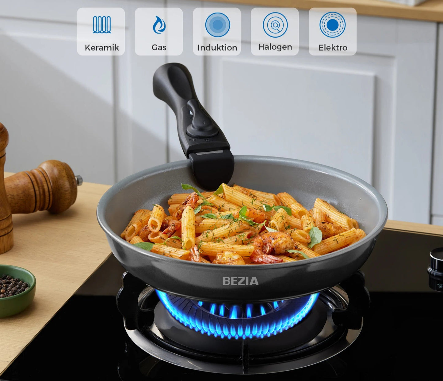 Poêle en céramique Bezía avec pâtes cuisinées, adaptée pour tous types de feux, dont induction et gaz