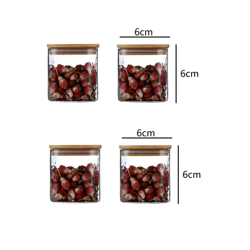 Bocal Hermétique en Verre Borosilicate avec Couvercle Bambou de 6 cm rempli de fruits rouges secs