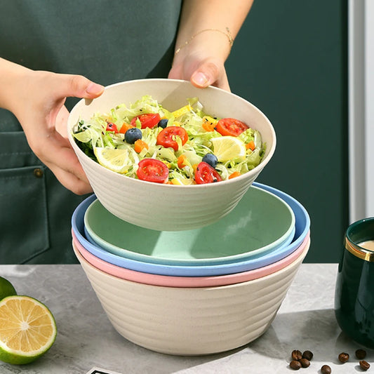 Bol écologique en PP et paille de blé – Durable et pratique, bol beige utilisé pour salade fraîche avec plusieurs bols colorés empilés