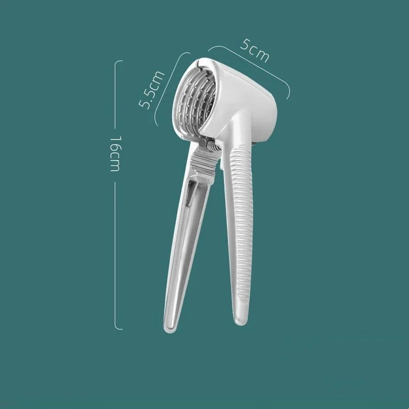 Casse-Noix à Ressort en aluminium idéal pour ouvrir noix, noisettes et amandes avec une conception ergonomique.