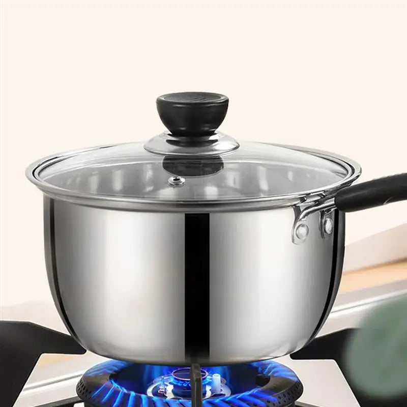 Casserole Inox avec Couvercle en verre 20 cm sur feu de gaz avec poignée noire