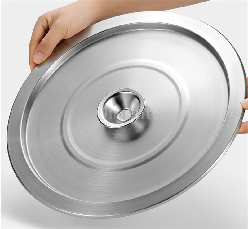 Couvercle inox multi-tailles – 10 à 40 cm. Couvercle en inox brossé avec poignée centrale, adapté aux casseroles