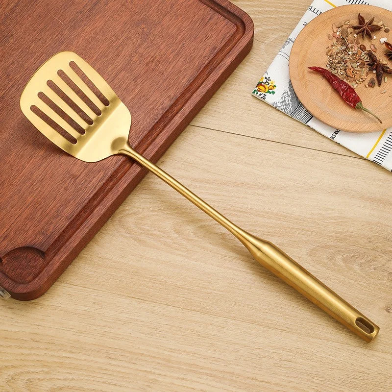 Spatule dorée de la marque Ustensile de chef Couverts en Acier Inoxydable Doré pour cuisine moderne