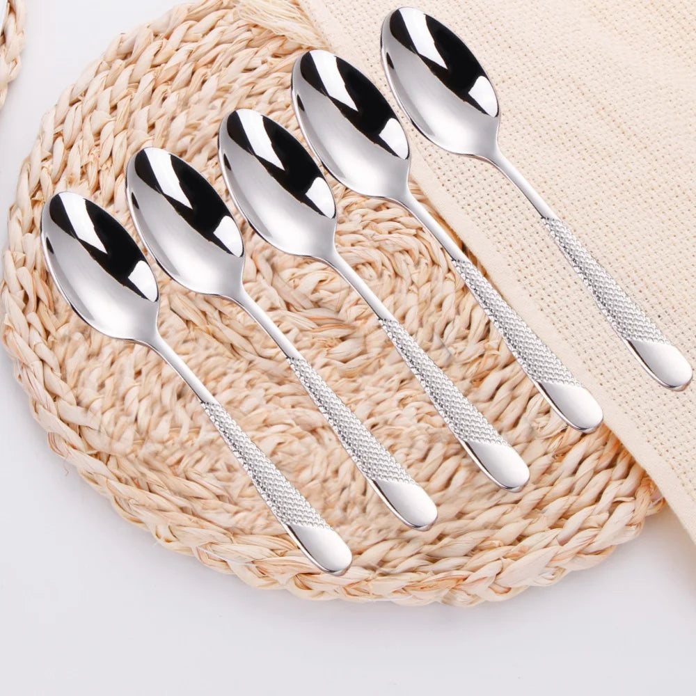 Set de cinq cuillères à soupe Luxe Royal en acier inoxydable avec un design élégant