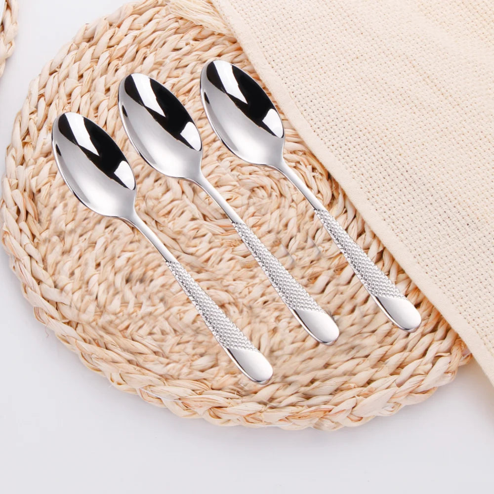 Cuillères à Soupe Luxe Royal en acier inoxydable avec un design élégant et poli, parfaites pour servir des soupes.