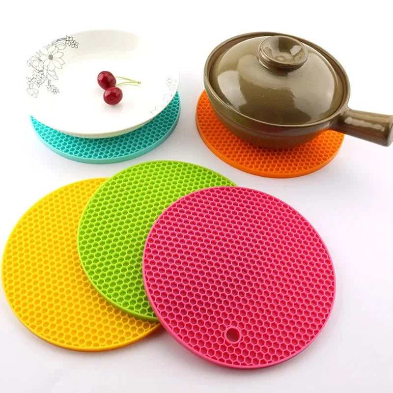 Dessous colorés en silicone nid d'abeille pour casseroles et assiettes, Dessous de Plat Silicone 18cm – Antidérapant & Résistant.