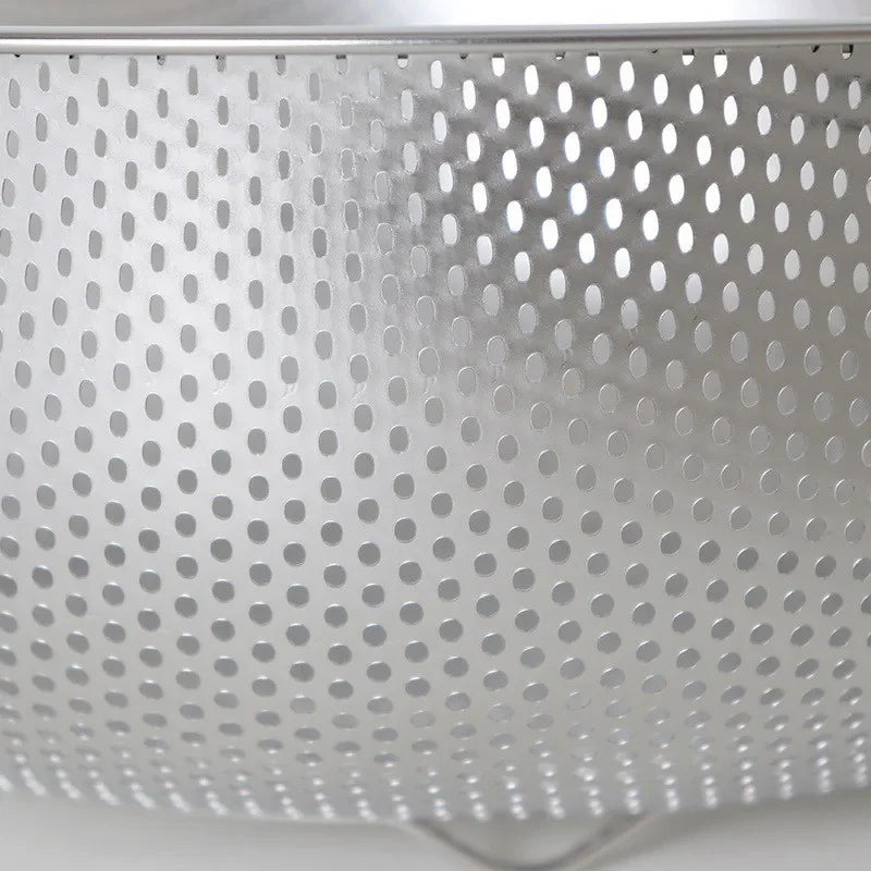 Panier égouttoir inox polyvalent en acier inoxydable perforé idéal pour rincer et égoutter légumes et pâtes