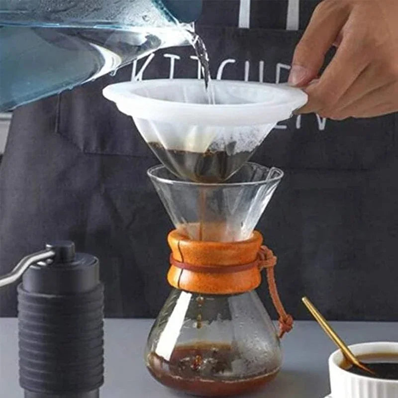 Passoire fine nylon & PP – Filtration précise et durable. Filtre conique blanc pour café vers carafe en verre