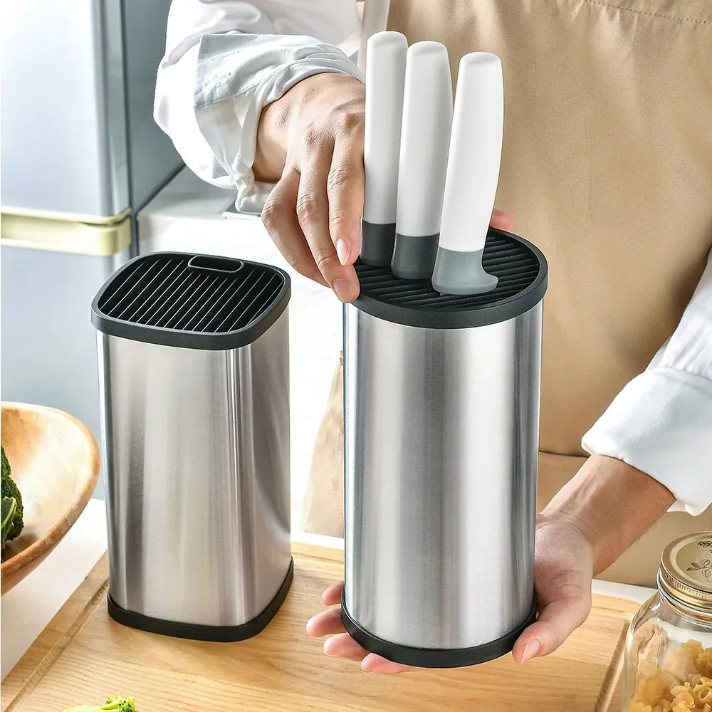 Range-Couteaux Inox Compact – Rangement Cuisine Pratique en inox brossé avec dessus silicone noir et couteaux à poignée blanche