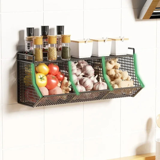 Panier de Rangement Mural Cuisine  – Acier Durable, 3 compartiments en métal noir contenant tomates ail et épices