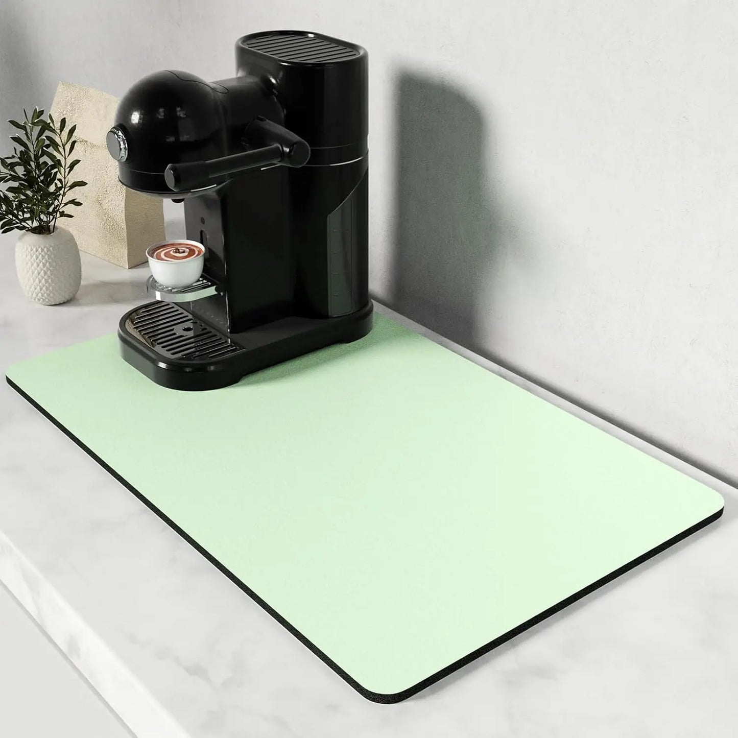 Tapis de Séchage Cuisine – Antidérapant, Écologique. Grand tapis vert menthe sous machine à café espresso sur plan de travail