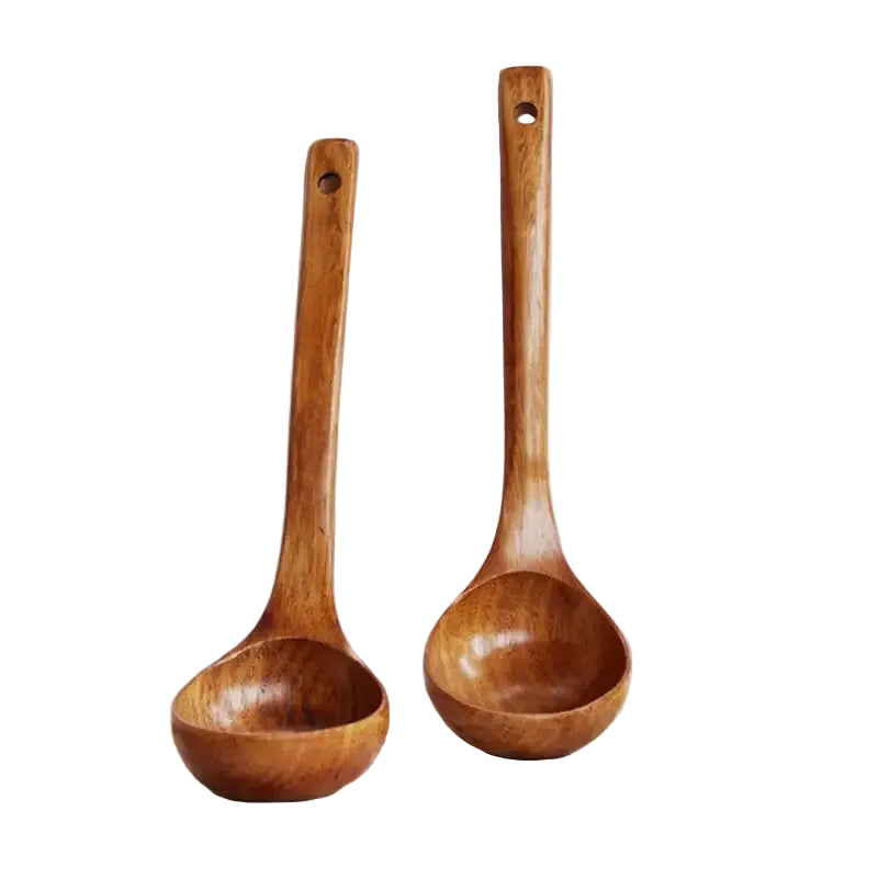 Louche en bois de cuisine – Durable et naturelle. Deux louches en bois lisse, poignées percées, idéales pour soupes et sauces