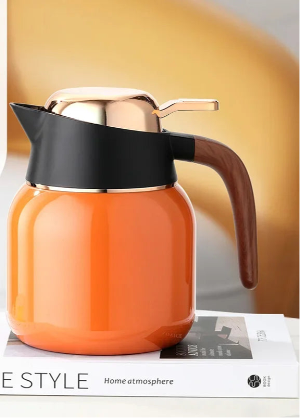 Bouilloire Isotherme Inox 316 – Chaud ou Froid 24h en orange avec un couvercle élégant