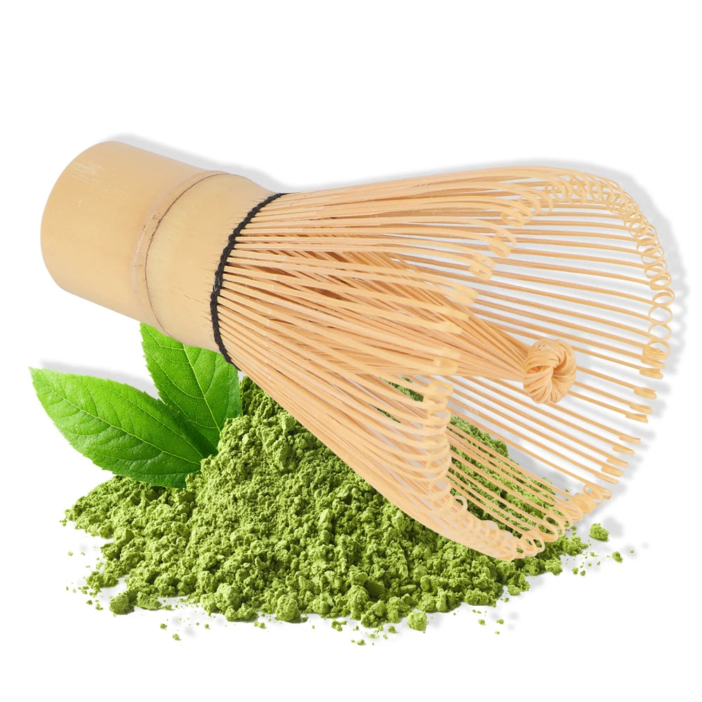 Fouet à Matcha en Bambou – Ustensile Traditionnel pour Préparation de Thé avec poudre de matcha et feuilles