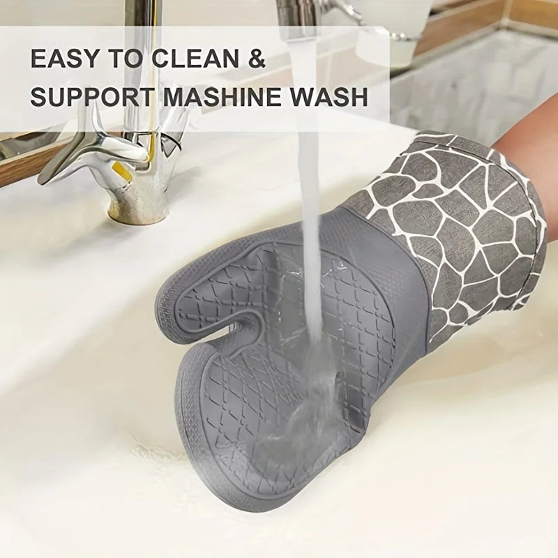 Gant de Cuisine Résistant Chaleur – Coton et Silicone lavé sous robinet avec design gris et blanc facile à nettoyer