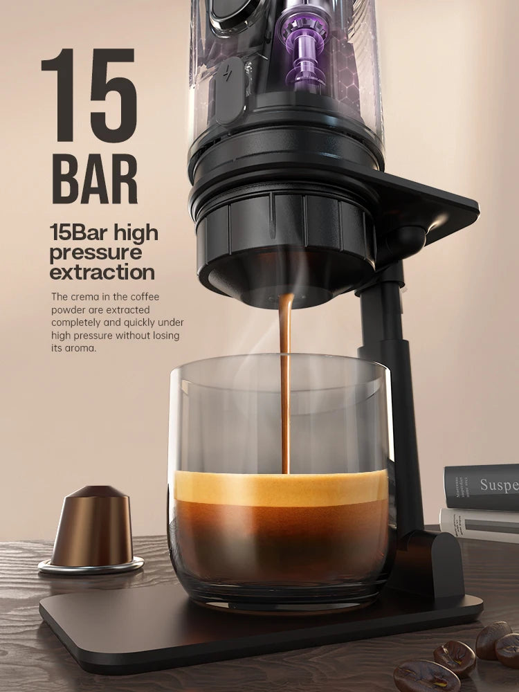 Machine à Expresso HiBREW Portable préparant un café avec extraction haute pression de 15 bar