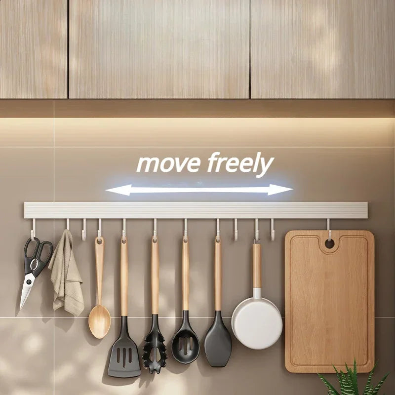 Rack de Cuisine Mural – Rangement Sans Perçage fixé sous meuble rail à crochets blanc avec ustensiles de cuisine en bois et planche