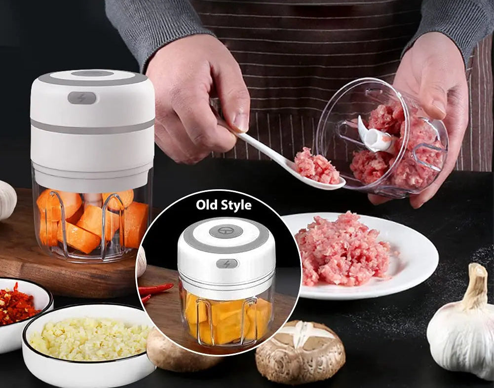 Mini Hachoir Sans Fil Rechargeable 30W 100 à 300 ml avec légumes et viande hachée en cuisine