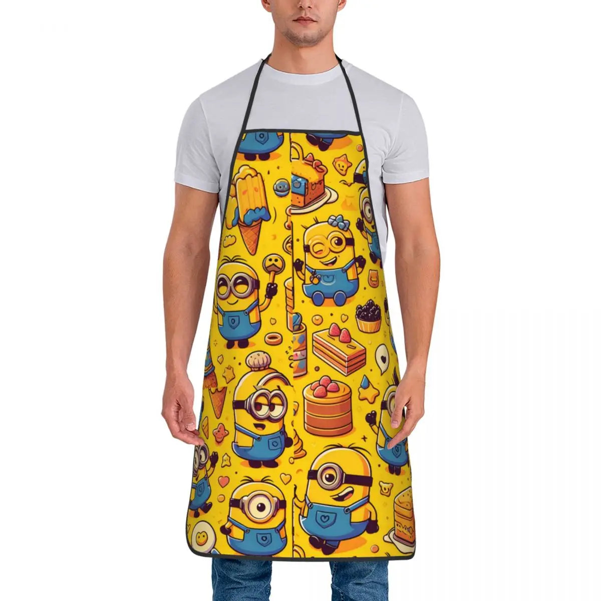 Tablier Cuisine Imperméable MINISO à motifs Minions jaunes porté par un homme en t-shirt blanc