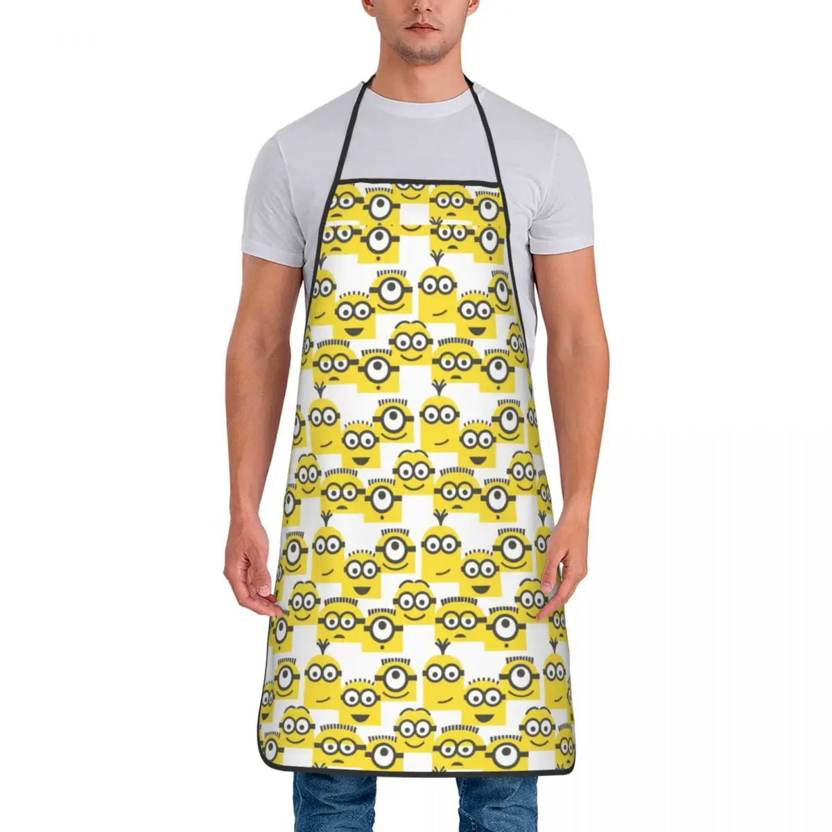 Tablier Cuisine Imperméable MINISO avec motif Minions jaunes porté par un homme