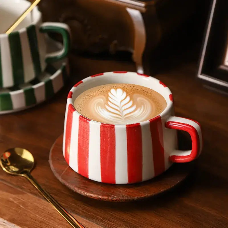 Mug en Porcelaine avec Plateau, design rayé rouge et blanc, parfait pour le café ou le thé
