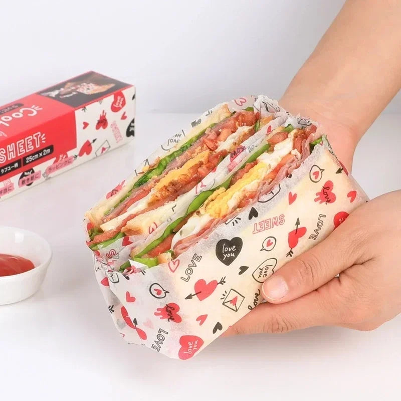Papier Cuisson Antiadhésif 25 cm avec Découpe Facile utilisé pour emballer un sandwich frais et savoureux