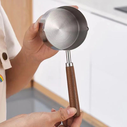 Petite Casserole Inox avec Bec Verseur et Poignée Bois - 250 ml tenue en main, idéale pour la cuisine