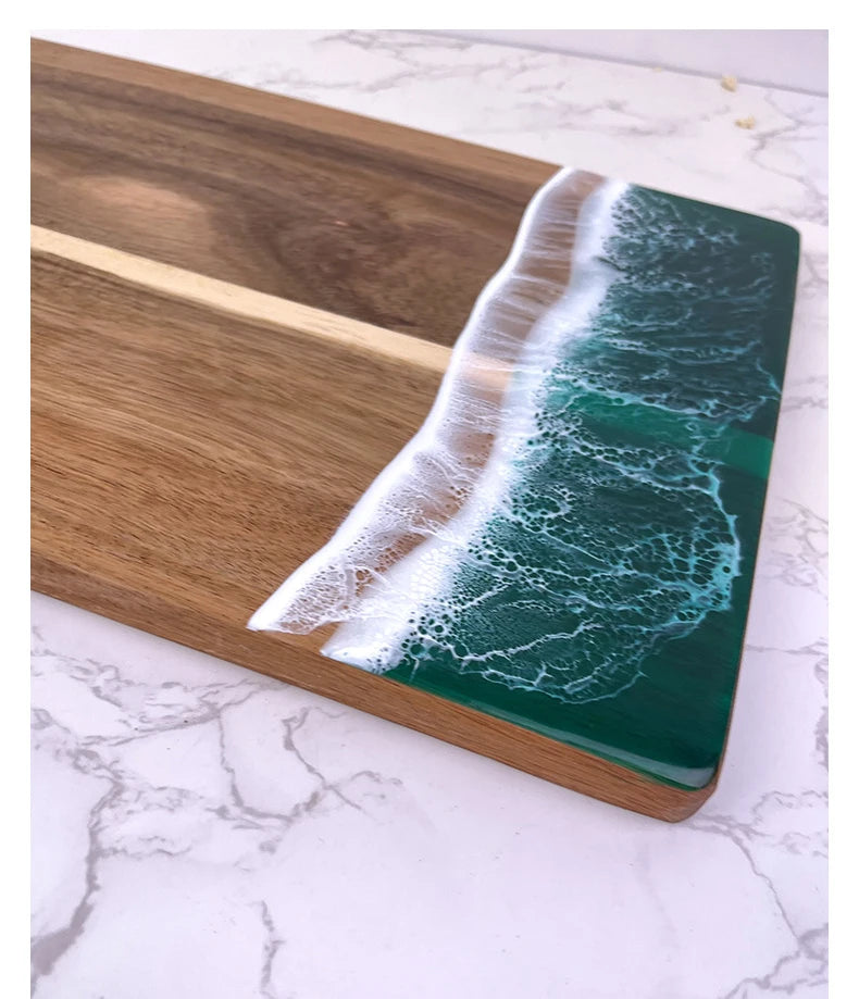 Planche Bois Acacia Artisanale – Durable, Écologique & Élégante avec motif vague océanique en résine bleu et blanc
