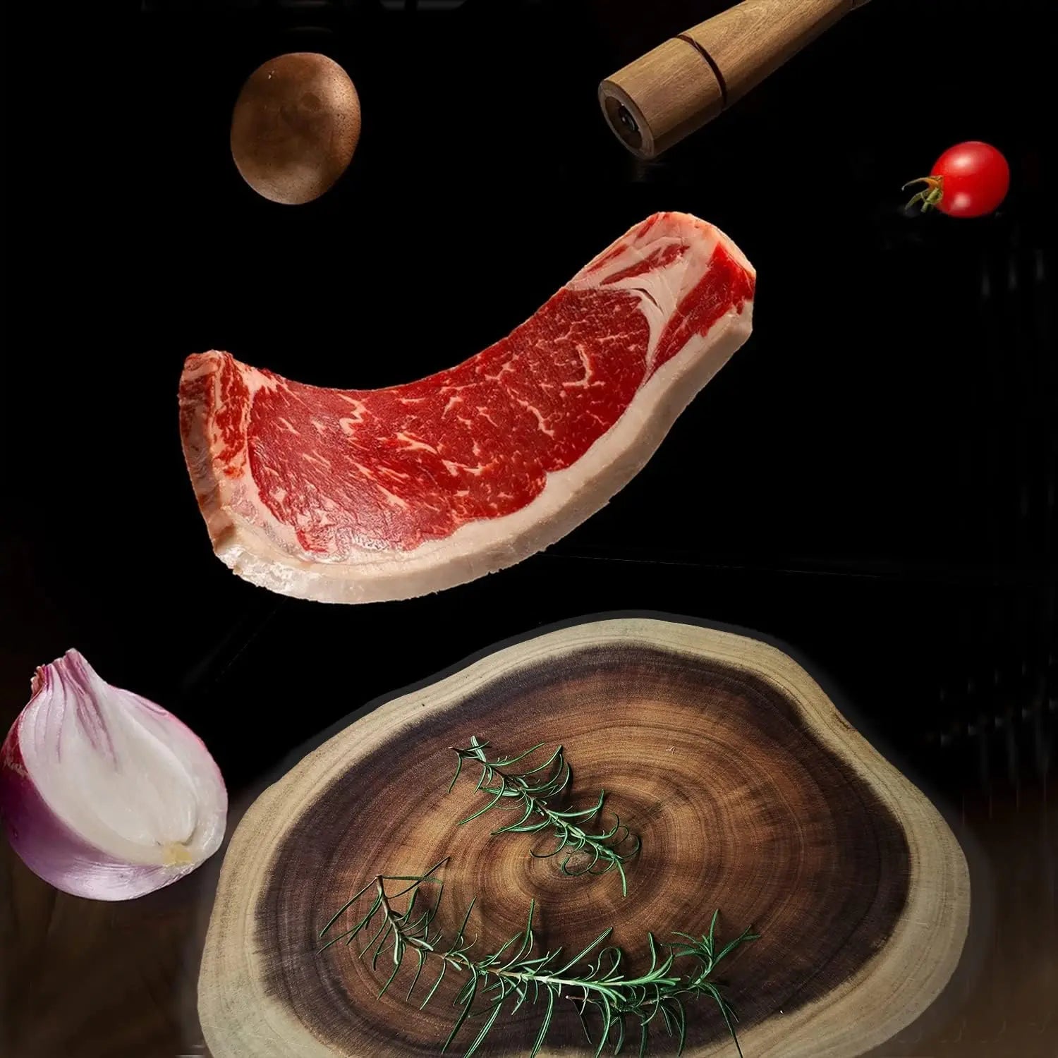 Planche Bois d’Acacia Naturel – Découpe & Présentation avec herbes, steak cru, tomate cerise, échalote et poivre