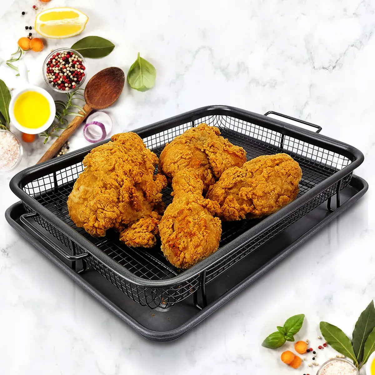 Plaque de Cuisson Inox Antiadhésive – Pour Four & Air Fryer avec poulet frit croustillant dessus
