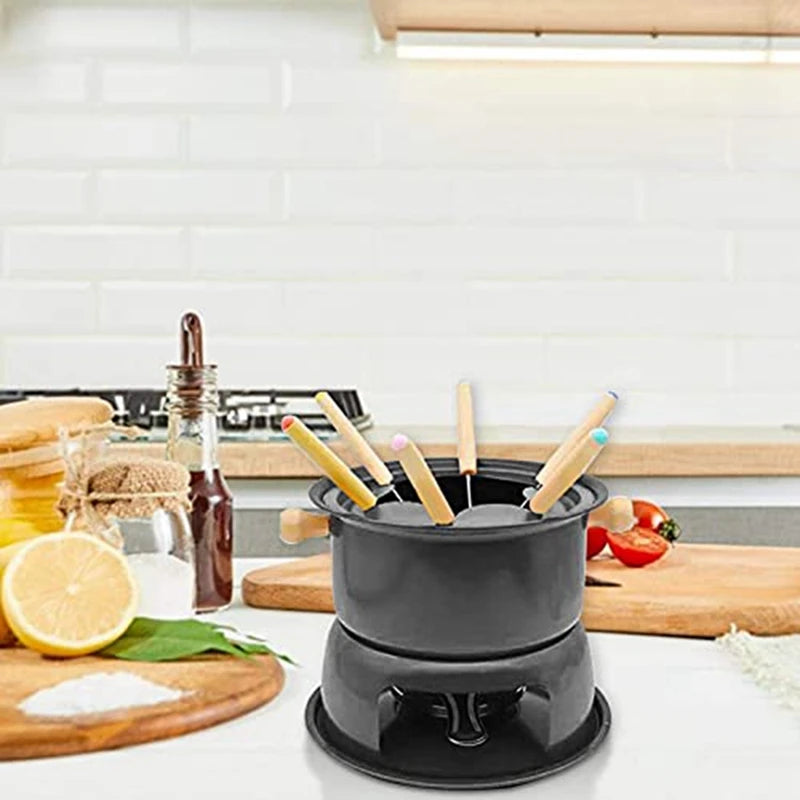Pot à Fondue Acier Inox Mini – Fromage & Chocolat avec 6 Fourchettes sur une cuisine moderne