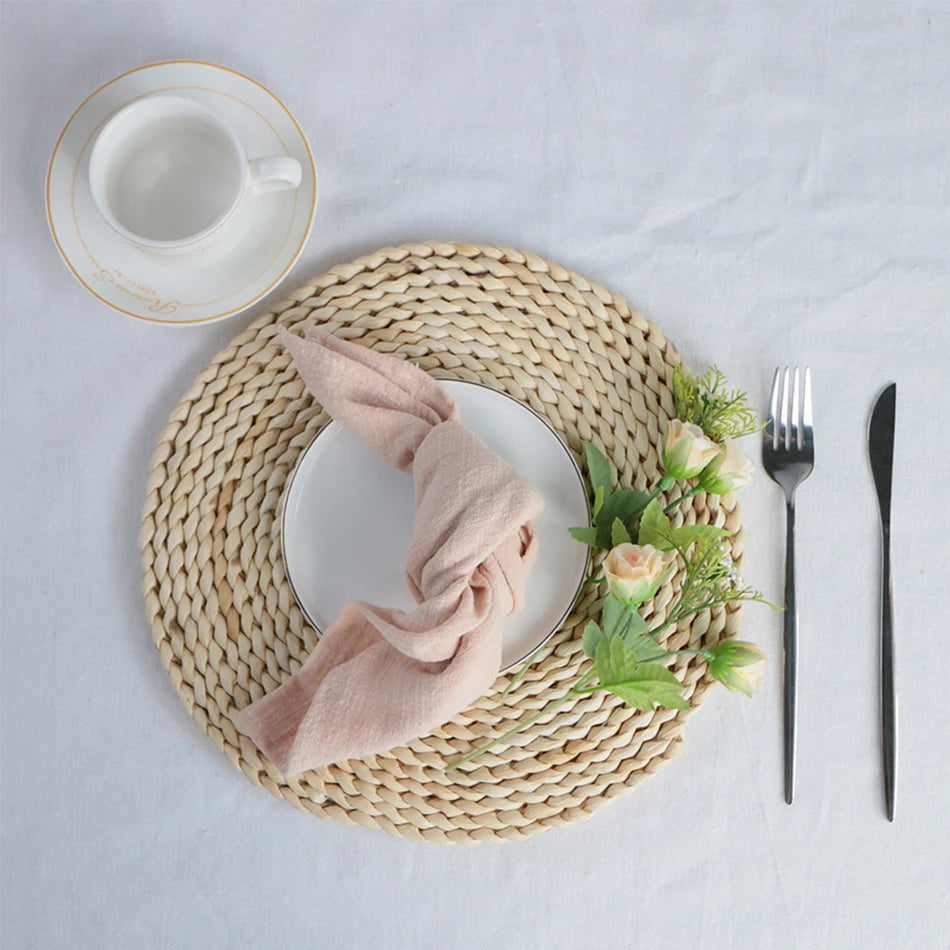 Serviette de Table en Coton 100 % Naturel – Élégante, Réutilisable et Écologique pour Repas Chic sur une assiette