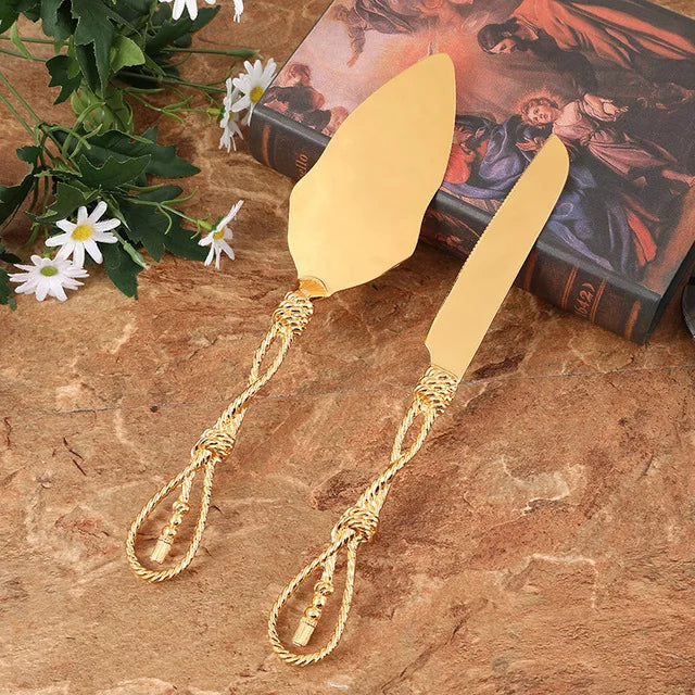 Set Couteau et Pelle à Gâteau Or – Élégant & Durable avec des poignées détaillées en or