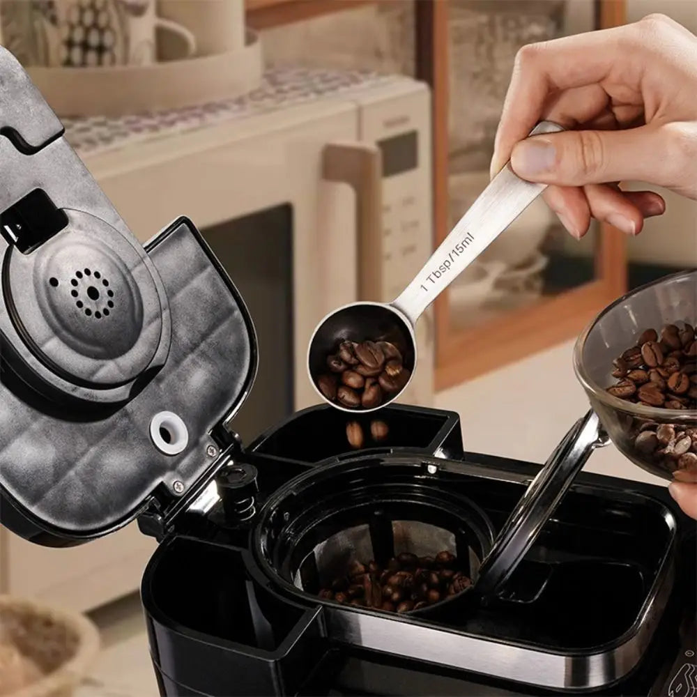 Set Cuillères Doseuses Inox 304 – 7 ou 11 Pièces Précises utilisé pour mesurer des grains de café avec précision