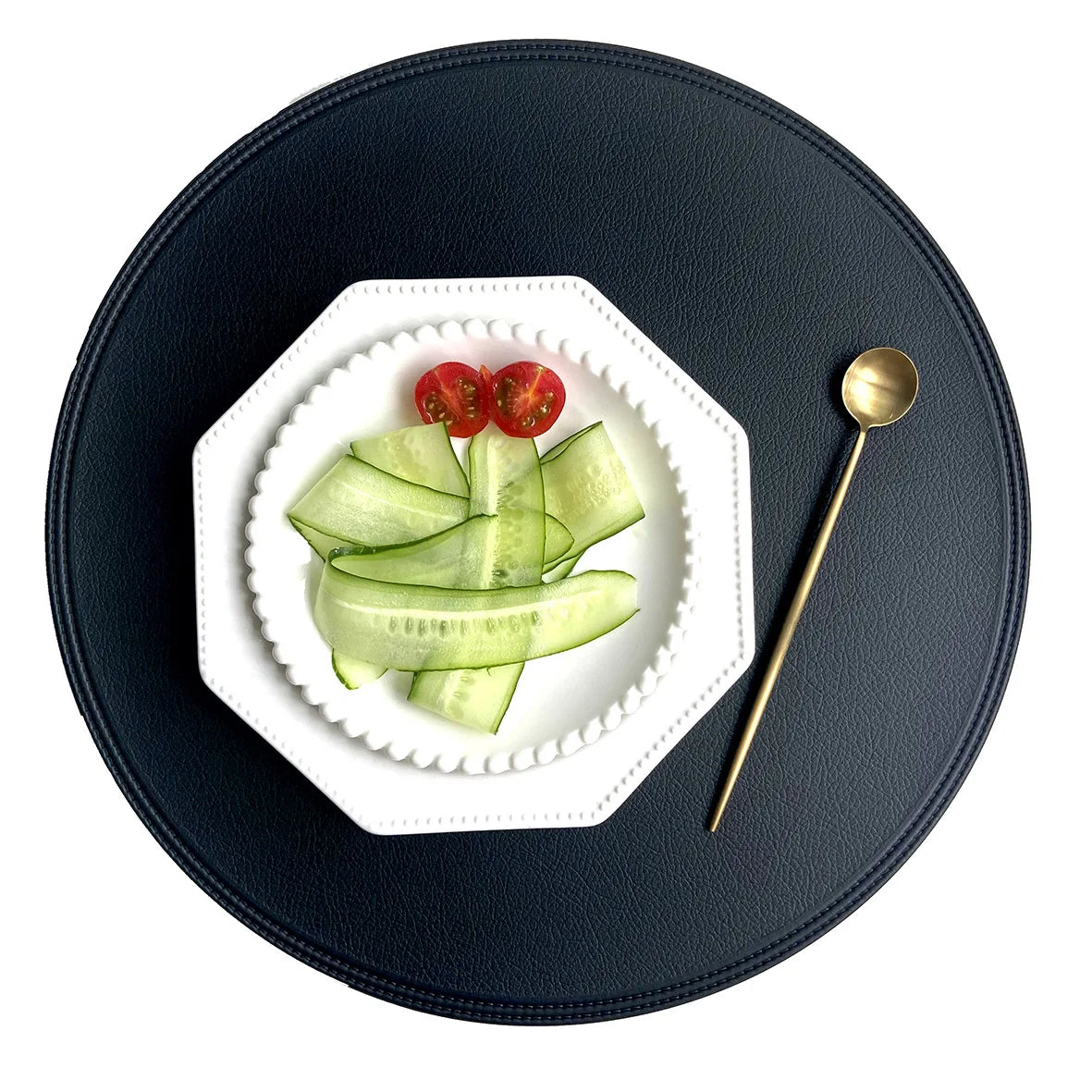 Sets de Table Antidérapants Double Face – Style Américain en simili cuir avec assiette et décor de légumes.