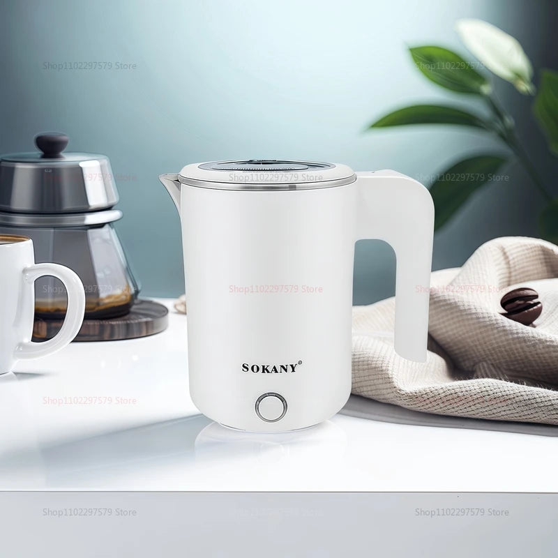Bouilloire électrique 500ml inox rapide et compacte avec un design élégant et moderne en cuisine