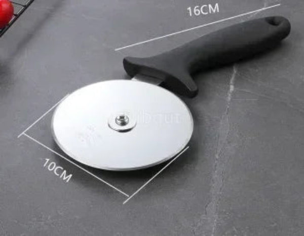 Spatule Inox Professionnelle pour cuisine avec lame ronde en acier inoxydable et manche noir ergonomique