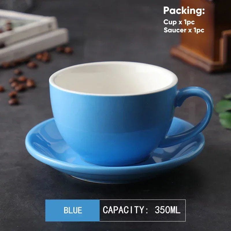 Tasse à Café & Thé avec Soucoupe – Design Nordique Élégant en bleu avec une capacité de 350 ml.