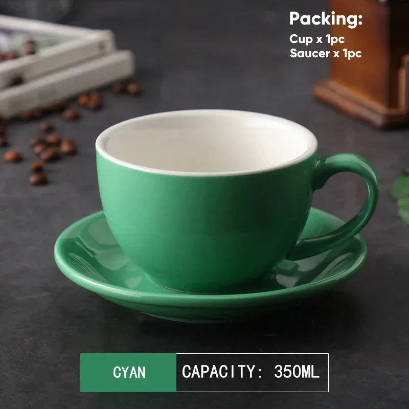 Tasse à Café & Thé avec Soucoupe – Design Nordique Élégant en vert, idéale pour déguster vos boissons préférées