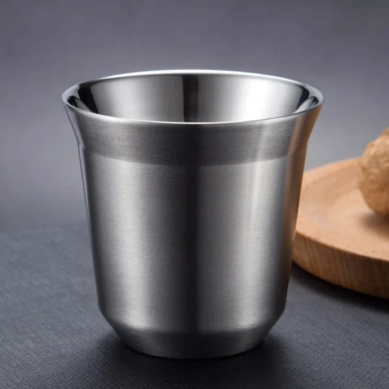 Tasse expresso inox double paroi élégante et moderne avec finition polie