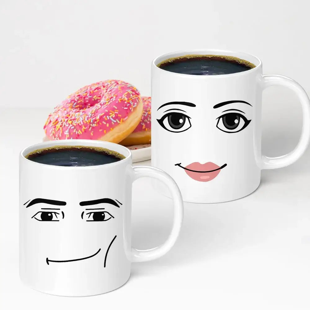 Tasse Visage Céramique 330ml blanche avec designs de visage, avec un donut à côté