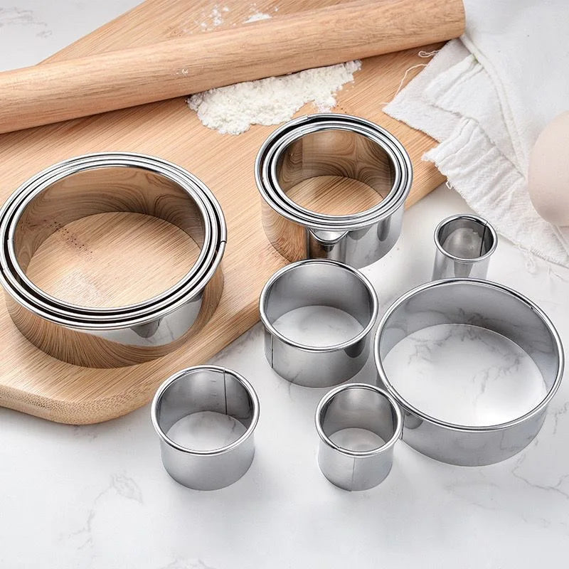 Set de 5 Moules Ronds en Acier Inoxydable pour Biscuit, Pâtisserie et Cookies – Tailles Variées 3.5cm à 7cm – Outils de Cuisine Multifonctions - Ustensile de chef