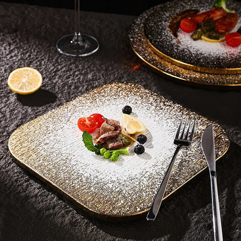 Assiette en céramique ronde et carrée – Élégante