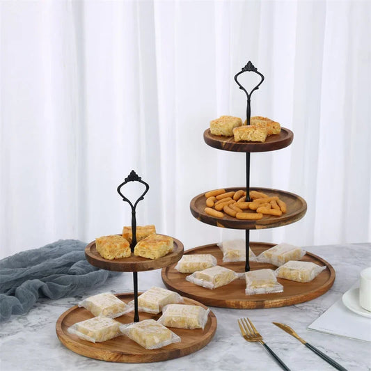 Présentoir à étages en bois – 2 ou 3 niveaux élégants. Deux présentoirs en bois avec biscuits emballés et scones