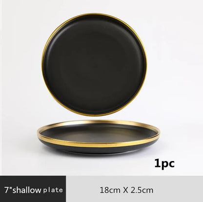 Assiette en céramique noire avec bord doré, 18cm de diamètre, service complet pour la table.