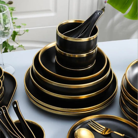 Assiettes en céramique noires bord doré – Service complet avec différentes tailles et accessoires élégants